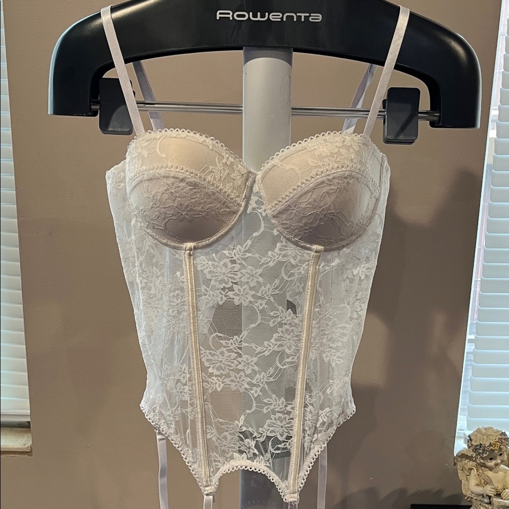 Lace Bustier in off white